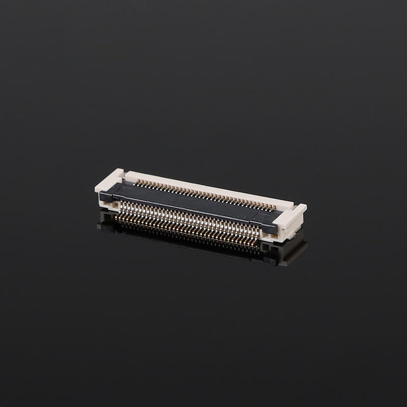 Altın kaplama 0.5mm Pitch FPCFFC Konektörü 2.7H Basınç Sonrası Yatay SMD 10-68Pin 50V 0.5A